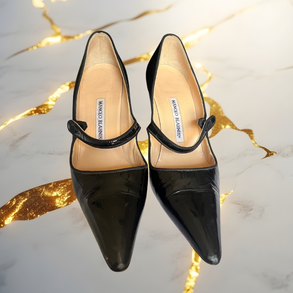 Manolo Blahnik Mary Jane Pumps — Black Patent — Iconic Carrie Bradshaw SATC
